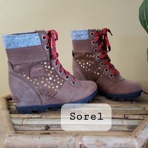 Youth size 3 Sorel Lexie wedge boot